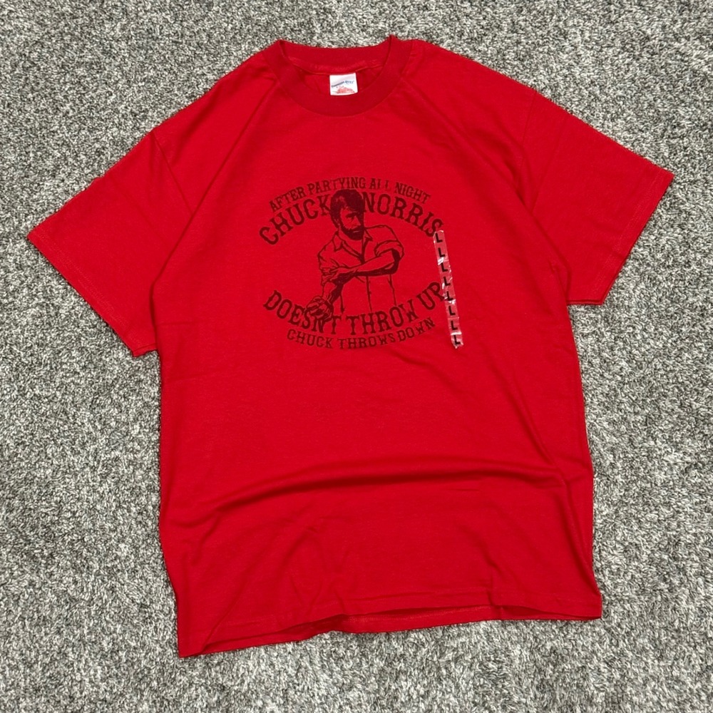 NWT VTG Y2K Tennessee River Chuck Norris Throws‎ Down Funny T-Shirt Mens Large